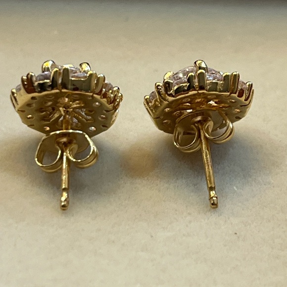 VANBELLE JEWELRY HALO STUD EARRINGS BRAND NEW GOLD PLATED CZ - Picture 2 of 3